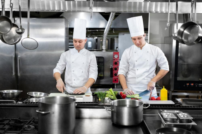 food safety tips for commercial kitchen